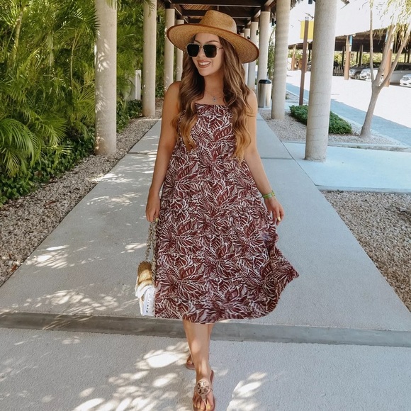 NWT Abercrombie Trapeze Tropical Print Tiered Midi Dress Brown White Small - Picture 1 of 9